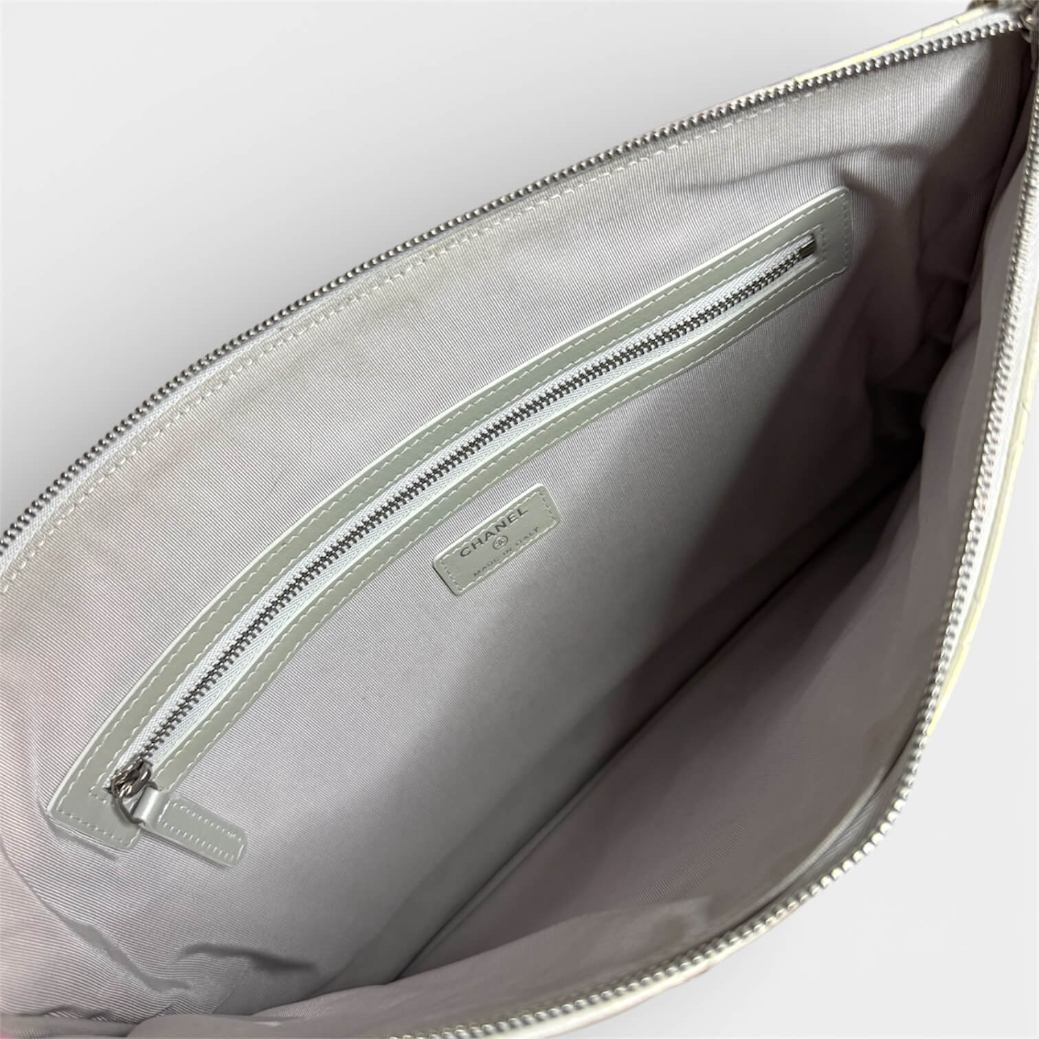 Chanel Timeless O - Case Iridescent Large SHW